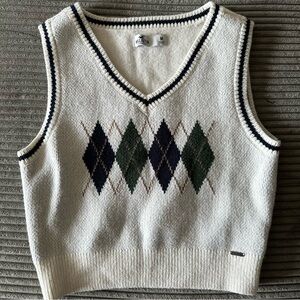 Hollister Women’s Argyle Preppy Academia Sweater Vest Size: Medium